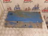New Holland 7840 Cab Mudguard Center Panel RHS 82003108  1991,1992,1993,1994,1995,1996,1997,1998Ford New holland 7840, 40 Series Cab Center Mudguard Panel RHS 82003107 82003108  5640 6640 7740 7840 8240 8340 To fit Ford models:
40 Series:
5640, 6640, 7740, 7840, 8240, 8340

82003108
 1437-230218-114730076 VERY GOOD