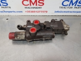 New Holland Fiat Ford L95 Trailer Brake and Valve 5165720, 0538008370  1996,1997,1998,1999New Holland Fiat 35 Serie Ford L95, TL Trailer Brake 5165720, 0538008370  5165720, 0538008370  L60 L65 L75 L85 L95 4635 4835 5635 6635 7635 L75 L85 L95 TL100  TL70  TL80  TL90 Trailer Brake and Valve

Removed From: L95
Part Numbers:
Trailer Brake Valve: 5165720
Stamped Number: 0538008370

 1437-310524-160532041 GOOD