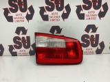 Renault Laguna Privilege 16v E3 4 Dohc Hatchback 5 Doors 2002-2007 REAR/TAIL LIGHT ON TAILGATE (PASSENGER SIDE) 8200002475 2002,2003,2004,2005,2006,2007Renault Laguna Hatch 5 Door 02-07 n/s near passenger left inner tail light lamp 8200002475     GOOD