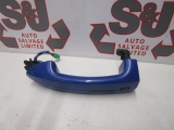 Ford B-max 5 Door Hatchback 2012-2021 DOOR HANDLE EXTERIOR (FRONT DRIVER SIDE) Blue  2012,2013,2014,2015,2016,2017,2018,2019,2020,2021Ford B-max 2012-2021 o/s off driver right front outer door handle      GOOD