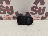 Audi A3 Tdi Quattro Sport E4 4 Dohc Hatchback 5 Doors 2006-2013 Headlight Switch 8p2941531, 8p0919094 2006,2007,2008,2009,2010,2011,2012,2013AUDI A3 2006-2013 Head Light Lamp Switch 8p2941531 8p0919094 8p2941531, 8p0919094     GOOD