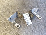 RENAULT TRAFIC MK2 2001-2016 SET OF FRONT BONNET HINGES X2 2001,2002,2003,2004,2005,2006,2007,2008,2009,2010,2011,2012,2013,2014,2015,2016RENAULT TRAFIC MK2 2001-2016 SET OF FRONT BONNET HINGES X2  312083 65677 312082 65676     Good