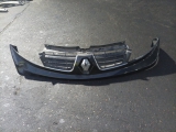 RENAULT TRAFIC MK2 2001-2016 FRONT BUMPER GRILL ASSEMBLY 2001,2002,2003,2004,2005,2006,2007,2008,2009,2010,2011,2012,2013,2014,2015,2016RENAULT TRAFIC MK2 2001-2016 FRONT BUMPER GRILL ASSEMBLY INCLUDING EMBLEM       Used