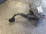 CHRYSLER GRAND VOYAGER MPV 5 Door 2000-2008 CLUTCH PEDAL  2000,2001,2002,2003,2004,2005,2006,2007,2008CHRYSLER GRAND VOYAGER MPV 5 Door 2000-2008 CLUTCH PEDAL       Good