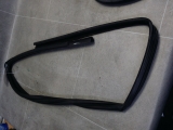 PEUGEOT 307 2000-2008 5DR WINDOW RUNNER SEAL FRONT DRIVERS SIDE OFFSIDE RIGHT 2000,2001,2002,2003,2004,2005,2006,2007,2008PEUGEOT 307 2000-2019 5DR WINDOW RUNNER SEAL FRONT DRIVERS SIDE OFFSIDE RIGHT  N/A     GOOD