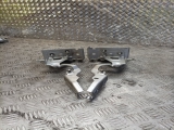 VAUXHALL VIVARO 2014-2023 SET OF FRONT BONNET HINGES X2 2014,2015,2016,2017,2018,2019,2020,2021,2022,2023VAUXHALL VIVARO 2014-2023 SET OF FRONT BONNET HINGES X2 IN SILVER 93451653B 654008384 654019031R     Good