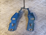 AUDI A4 B6 B7 CONVERTIBLE 2002-2005 SET OF FRONT BONNET HINGES X2 2002,2003,2004,2005AUDI A4 B6 B7 CONVERTIBLE 2002-2005 SET OF FRONT BONNET HINGES X2  NO CODE     Good