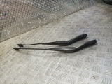 FORD MONDEO MK4 2007-2015 .SET OF FRONT WIPER ARMS 2007,2008,2009,2010,2011,2012,2013,2014,2015FORD MONDEO MK4 2007-2015 .SET OF FRONT WIPER ARMS 7S7117526DC 7S7117526DC DRIVERS PASSANER SIDE    Used