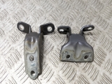 KIA Mk1 Ceed Ls 2006-2012 DOOR HINGES TOP / BOTTOM (N/S/R)  2006,2007,2008,2009,2010,2011,2012KIA Mk1 Ceed Ls 2008 DOOR HINGES TOP / BOTTOM (N/S/R)       GRADE B