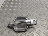 MITSUBISHI SHOGUN DI-D ELEG-CE LWB A 2001-2006 DOOR HANDLE EXTERIOR (N/S/F)  2001,2002,2003,2004,2005,2006MITSUBISHI SHOGUN 5DR SUV 2004 DOOR HANDLE EXTERIOR (FRONT PASSENGER) SILVER       GRADE A