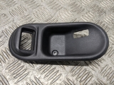 LAND ROVER DISCOVERY TD5 S E3 5 SOHC 1998-2004 DOOR INTERIOR HANDLE TRIM (N/S/R) AWR6051 1998,1999,2000,2001,2002,2003,2004LAND ROVER DISCOVERY TD5 S E3 5 2003 INTERIOR DOOR HANDLE TRIM (N/S/R) AWR6051 AWR6051     GRADE B