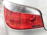 2005-2009 Bmw 525i Se Saloon 4 Door REAR/TAIL LIGHT ON BODY (PASSENGER SIDE)  2005,2006,2007,2008,2009Bmw 525i Se Saloon 4 Door 2005-2009 REAR/TAIL LIGHT ON BODY (PASSENGER SIDE)   FULLY WORKING IN GOOD CONDITION    GOOD