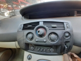 RENAULT SCENIC 2 1.6 5 DOOR ESTATE 2001-2009 STEREO SYSTEM  2001,2002,2003,2004,2005,2006,2007,2008,2009Renault Scenic 2 Expression 5 Door Hatchback 2001-2009 Stereo System       Used