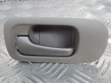 Honda Cr-v Mk2 4X4 01-07 DOOR HANDLE INTERIOR PASSENGER FRONT  2001,2002,2003,2004,2005,2006,2007Honda Cr-v Mk2 4X4 01-07 DOOR HANDLE INTERIOR PASSENGER FRONT       GOOD