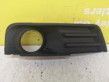 Ford C-max Mk1 Mpv 5 Dr 02-04 FOG LIGHT SURROUND BEZEL PASSENGER FRONT 3M51R19953AD 2002,2003,2004Ford CMAX 5 Dr 2002-2004 Fog Light Surround Bezel (front Pass) 3M51R19953AD 3M51R19953AD     GOOD