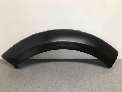 LAND ROVER DISCOVERY 3 WHEEL ARCH TRIM DRIVER SIDE REAR BODY REF SY06