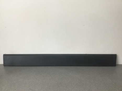 LAND ROVER DISCOVERY 3 LOWER TAILGATE TRIM DGP000184 REF MV07