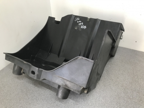 LAND ROVER DISCOVERY 2 TD5 BATTERY TRAY REF HG53
