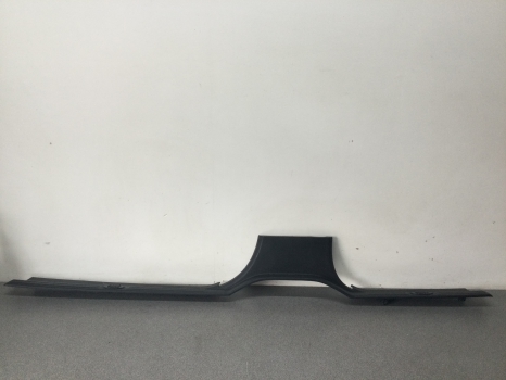 LAND ROVER DISCOVERY 4 INNER DOOR SILL TRIM DRIVER SIDE REF FJ60