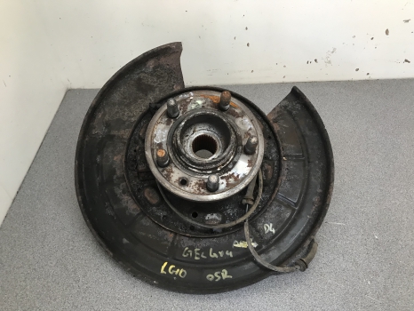 REAR HUB DISCOVERY 4 DRIVER SIDE REF LG10