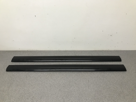LAND ROVER DISCOVERY 3 REAR WINDOW UPPER TRIMS REF LD55
