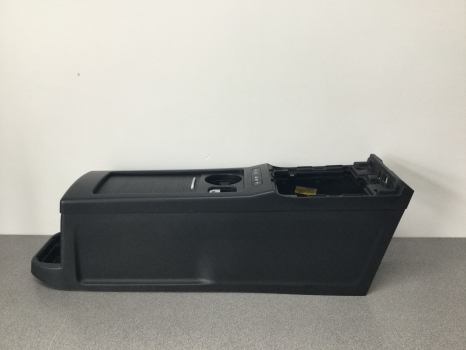 FREELANDER 2 CENTRE CONSOLE WITH CUP HOLDER AND SWITCHES FACELIFT REF NV63