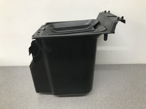 LAND ROVER DISCOVERY 4 CENTRE CONSOLE STORAGE BOX AH22045J86AA REF YF59