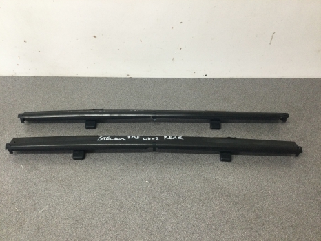 LAND ROVER DISCOVERY 2 TD5 SUNROOF BLINDS REF WK02
