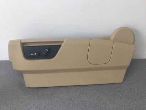 LAND ROVER DISCOVERY 3 SEAT SWITCHES AND VALANCE TRIM PASSENGER SIDE REF CE07