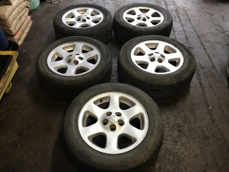 LAND ROVER DISCOVERY 2 TD5 ALLOY WHEELS WITH TYRES 255 55 18 REF KR53