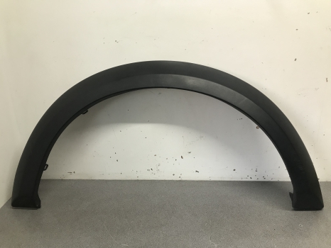 WHEEL ARCH TRIM DISCOVERY 3 DRIVER SIDE FRONT REF WG54