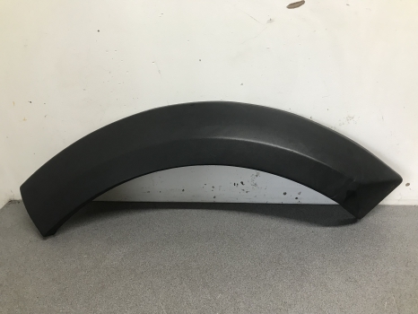 WHEEL ARCH TRIM DISCOVERY 3 PASSENGER SIDE REAR BODY REF WG54