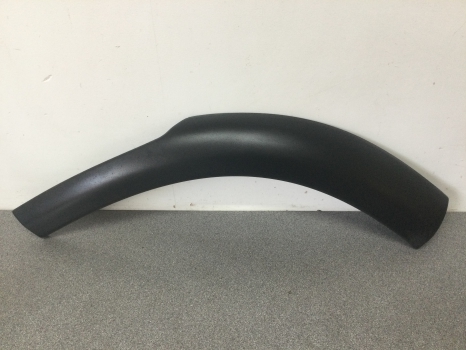 LAND ROVER DISCOVERY 2 TD5 WHEEL ARCH TRIM PASSENGER SIDE REAR DOOR REF ST04