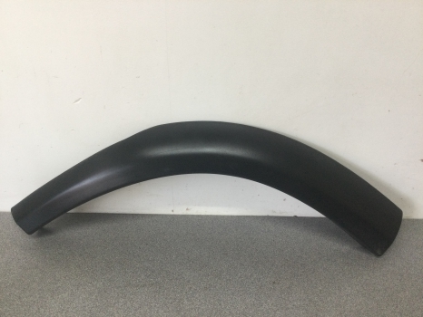 LAND ROVER DISCOVERY 2 TD5 WHEEL ARCH TRIM  DRIVER SIDE REAR BODY REF ST04