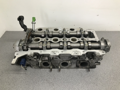 LAND ROVER DISCOVERY 4 CYLINDER HEAD PASSENGER SIDE TDV6 3.0 REF GF59