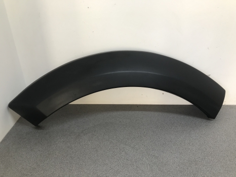 LAND ROVER DISCOVERY 3 WHEEL ARCH TRIM DRIVER SIDE REAR BODY REF HG06
