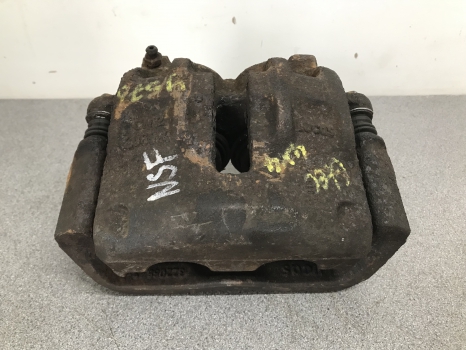 LAND ROVER DISCOVERY 2 TD5 BRAKE CALIPER PASSENGER SIDE FRONT REF Y576