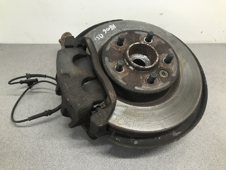 LAND ROVER DISCOVERY 3 FRONT HUB DRIVER SIDE REF HG06