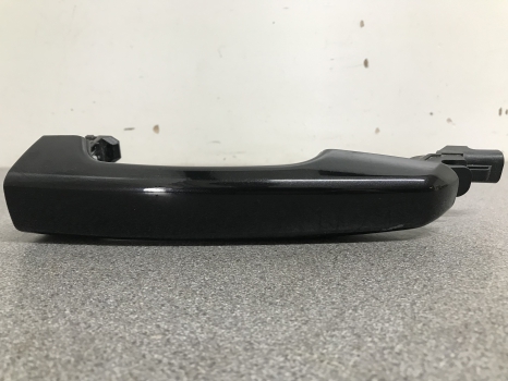 DOOR HANDLE DRIVER SIDE FRONT SANTORINI BLACK DISCOVERY SPORT L550 REF GP17