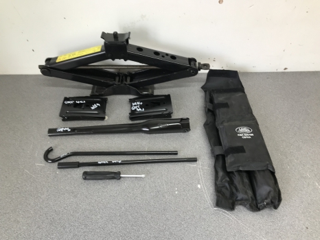 JACK AND TOOL KIT LAND ROVER DISCOVERY 3 AND 4 REF NL64