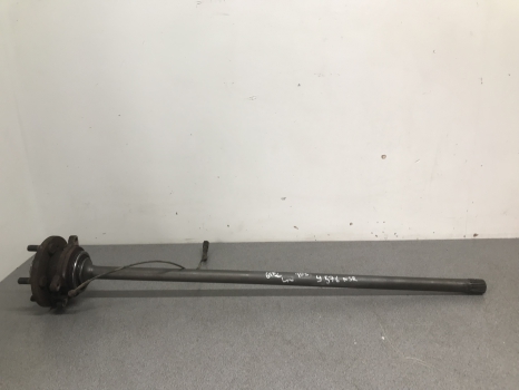 LAND ROVER DISCOVERY 2 TD5 DRIVESHAFT PASSENGER SIDE REAR REF Y576 
