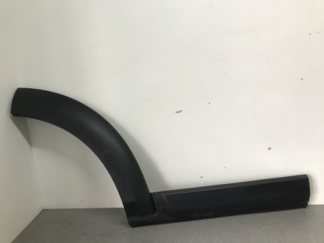 LAND ROVER DISCOVERY 3 WHEEL ARCH TRIM DRIVER SIDE REAR REF GV07