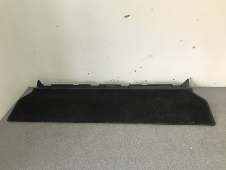 TAILGATE BOOT CARPET FLAP LAND ROVER DISCOVERY 3 AND 4 REF LG10