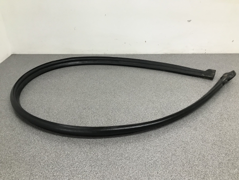 LAND DISCOVERY 300 TDI BONNET RUBBER SEAL REF M424