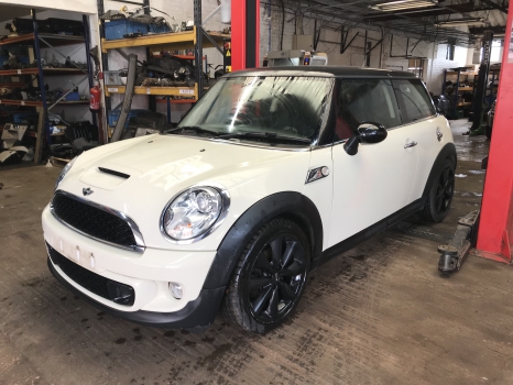 MINI COOPER SD 2011-2013 BREAKING FOR SPARES