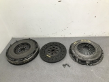 LAND ROVER DISCOVERY TD5 GS 5STR E3 5 SOHC ESTATE 5 DOOR 1998-2004 2495 FLYWHEEL STANDARD  1998,1999,2000,2001,2002,2003,2004DUAL MASS FLYWHEEL DISCOVERY2 DISCOVERY 2 TD5 REF YH03      GOOD