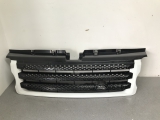 LAND ROVER DISCOVERY TD5 GS 7STR E3 5 SOHC ESTATE 5 DOOR 2005-2013 DRIVERS GRILLE SILVER  2005,2006,2007,2008,2009,2010,2011,2012,2013FRONT GRILLE PRE FACELIFT RANGE ROVER SPORT EXCLUSIVE REF AY08      GOOD