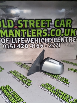 Ford Mondeo Ghia Saloon 4 Doors 2001-2004 2.0 Door Mirror Electric (passenger Side) 836155lh 2001,2002,2003,2004Ford Mondeo Mk3 2001-2004 Silver Door Mirror Electric (passenger Side) 836155lh 836155lh      Used