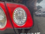 Volkswagen Passat Tdi Se Saloon 2005-2010 Rear/tail Light On Tailgate (passenger Side)  2005,2006,2007,2008,2009,2010VW PASSAT TDI SE  SALOON  2005-2010 REAR/TAIL LIGHT ON TAILGATE (PASSENGER SIDE)      GOOD