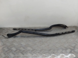 JAGUAR XF V6 XF250 2009 FRONT WIPER ARM PAIR LEFT AND RIGHT  2009,2010,2011,2012,2013,2014,2015JAGUAR XF V6 XF250 2009 FRONT WIPER ARM PAIR LEFT AND RIGHT       Used